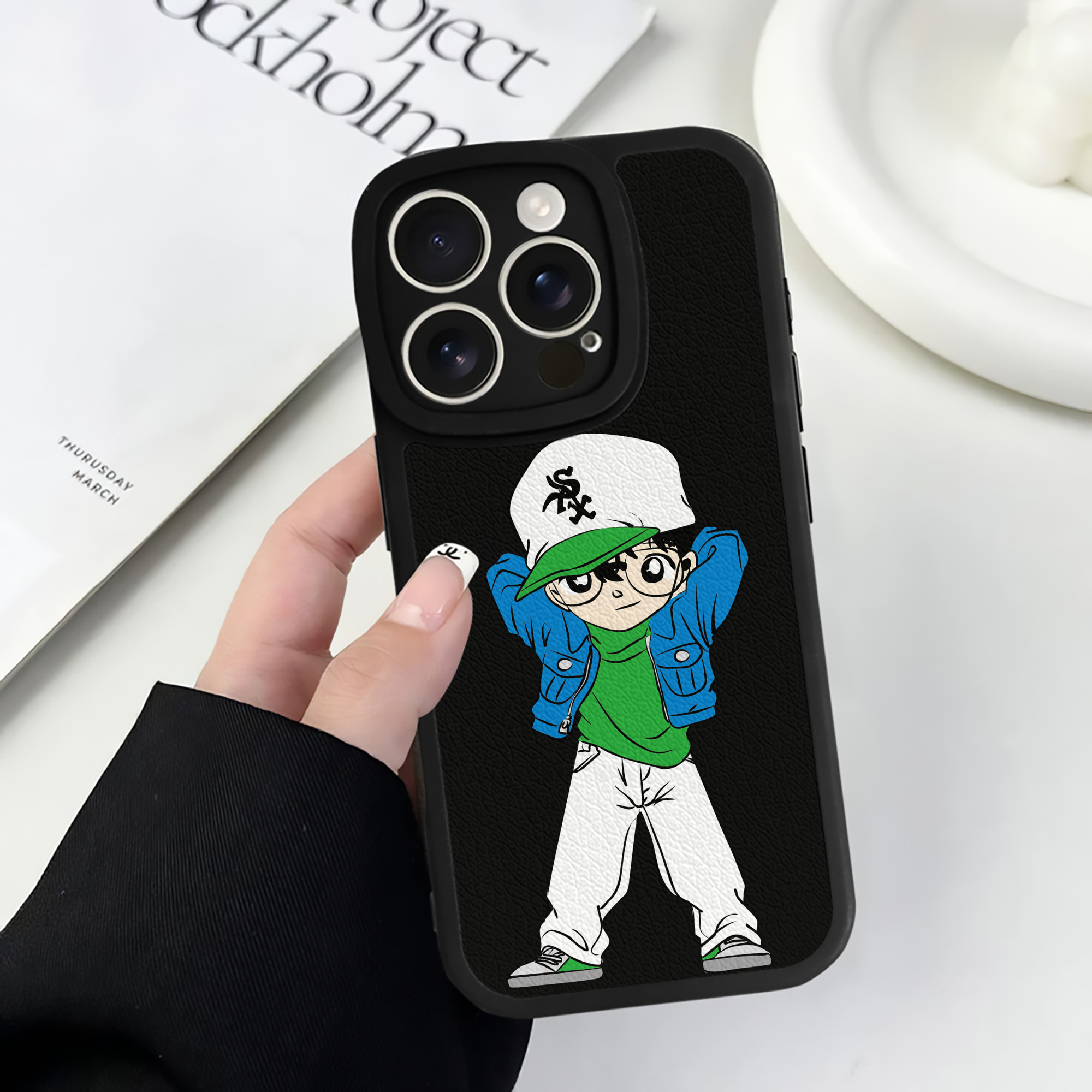 （画像用） 名探偵コナン 江戸川 コナン Detective Conan Conan Edogawa 【iPhone 16シリーズ対応】シリコンスマホケース（レザー調） 材質：シリコン